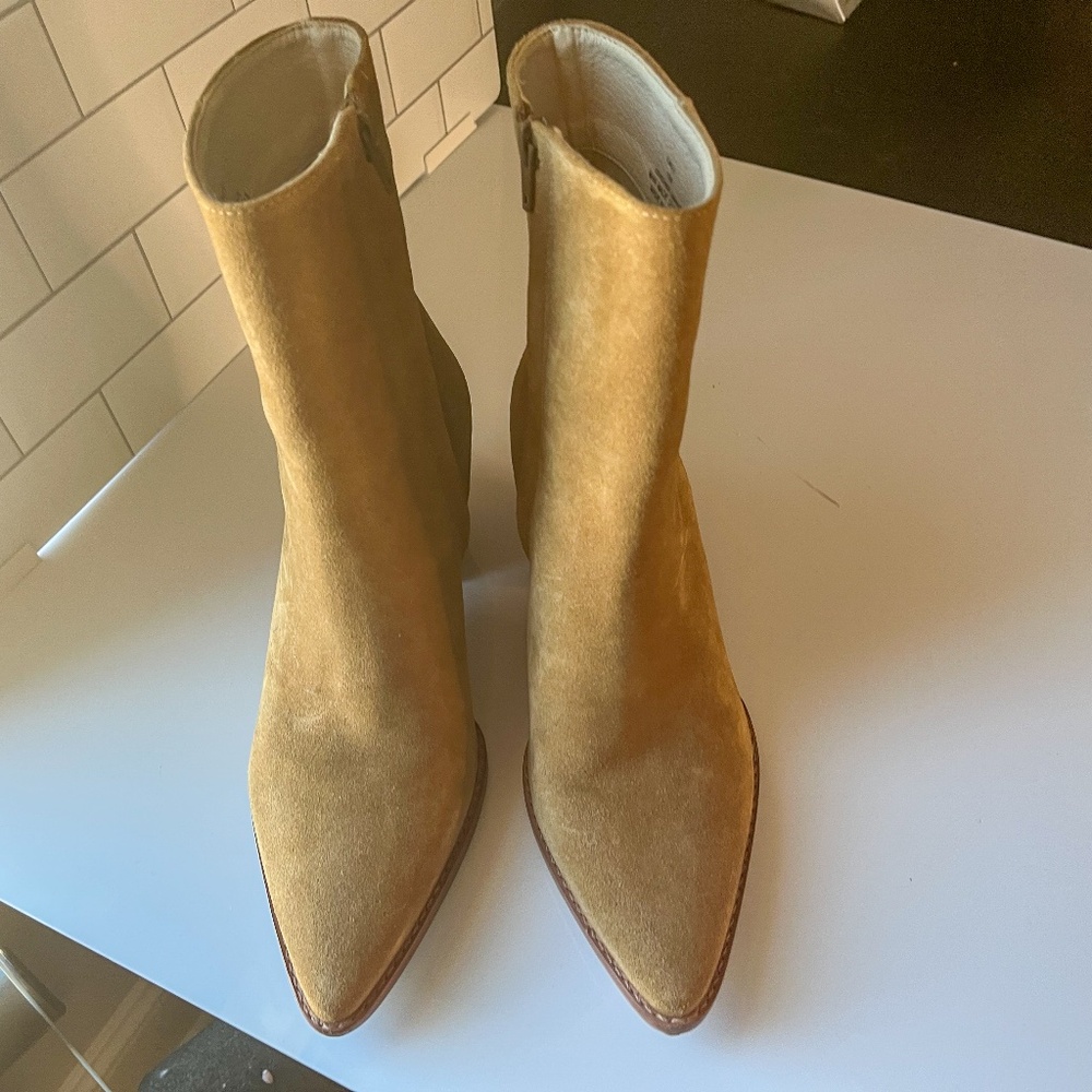 MATISSE  CATY ANKLE BOOT Size 8